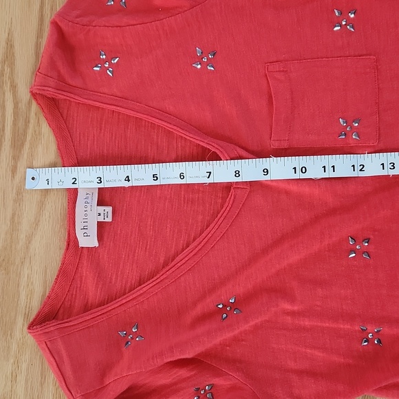 Short sleeves V neck Tee shirt orange red color medium - Picture 11 of 17